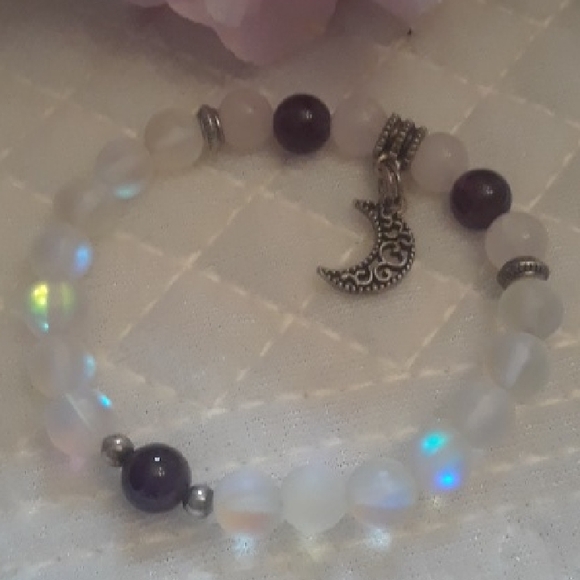 None Jewelry - Glass Beaded Bracelet/ Purple, White,Silver
